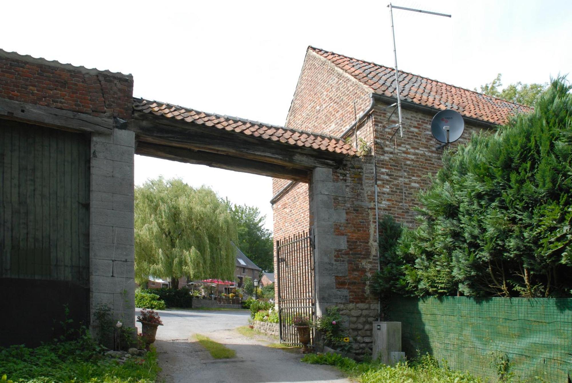 Hotel Restaurant La Ferme De Grambais Nivelles Kültér fotó