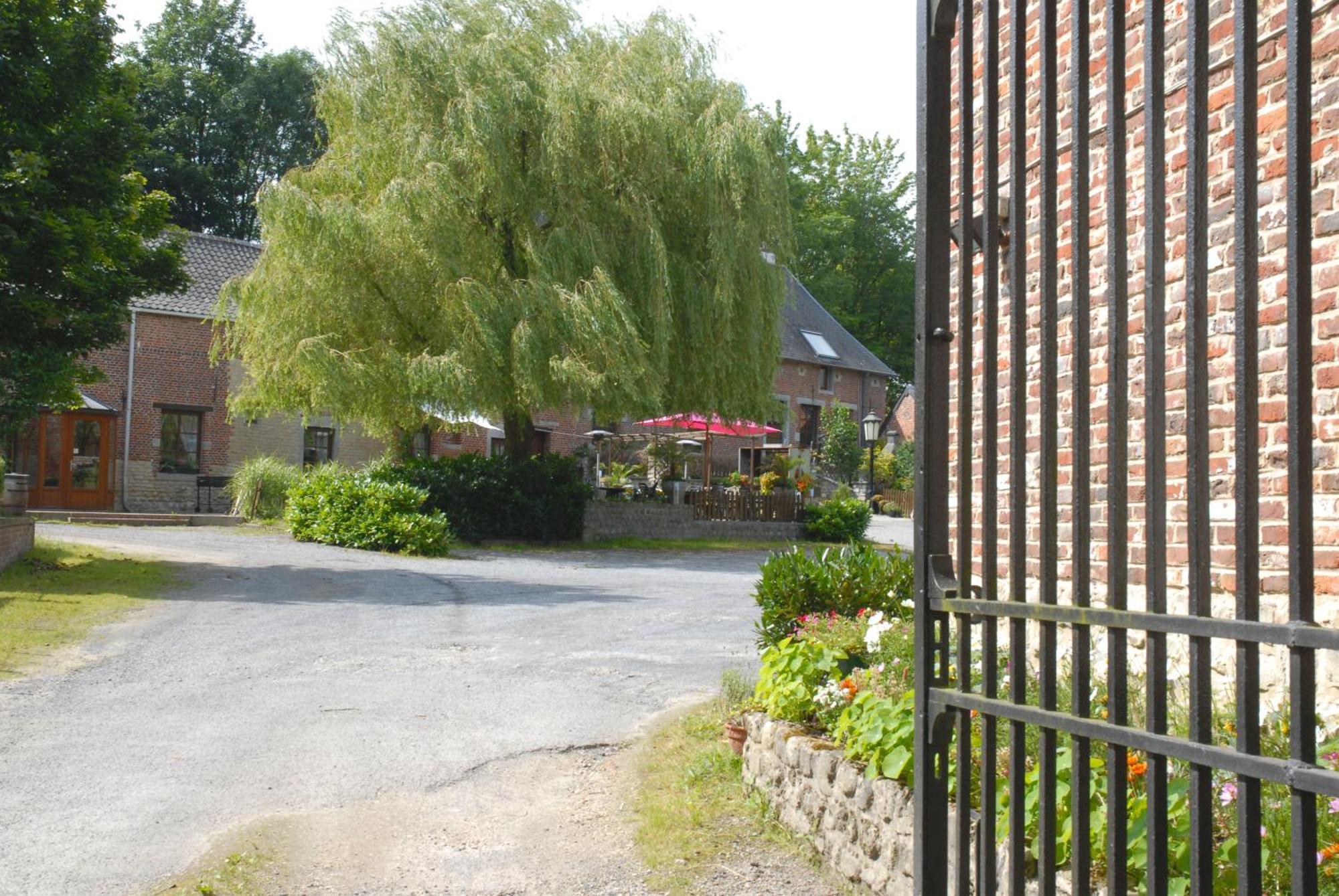 Hotel Restaurant La Ferme De Grambais Nivelles Kültér fotó